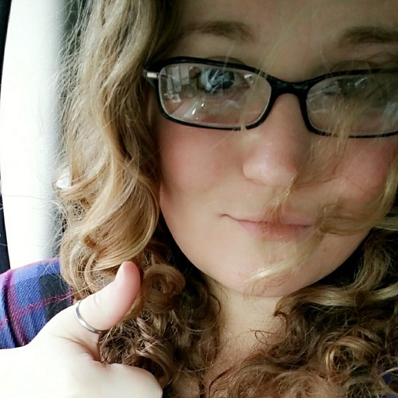 Meet the posh user, Julie - Picture 2 of 6